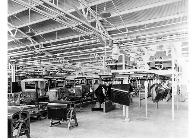 1930年代アメリカ、フォード自動車の組み立てライン